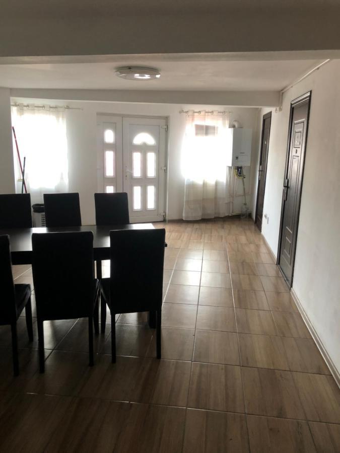 Hostel Mialma 奥内什蒂 外观 照片